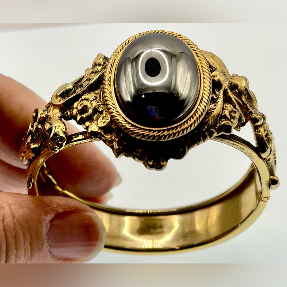 Vintage Wide Whiting & Davis Hematite Glass Cabochon Hinged Bangle Bracelet